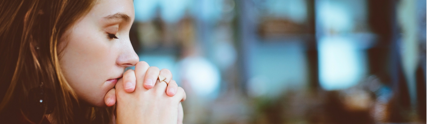 women praying